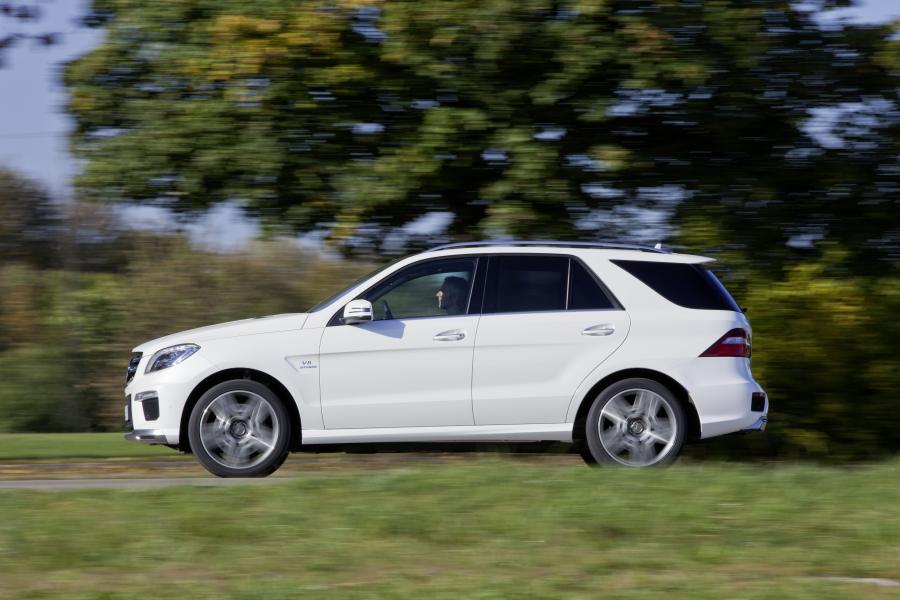  Mercedes-Benz ML63 AMG 2011 года  (фото 52 из 81)